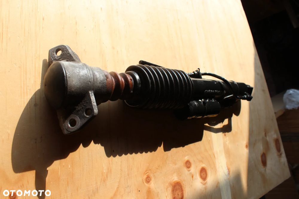 AMORTYZATOR TYLNY PRAWY AUDI RS6 RS7 4G0512020B 2016 - 2