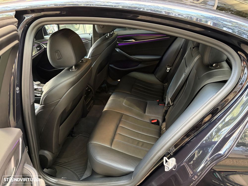 BMW 530 e Pack M - 13