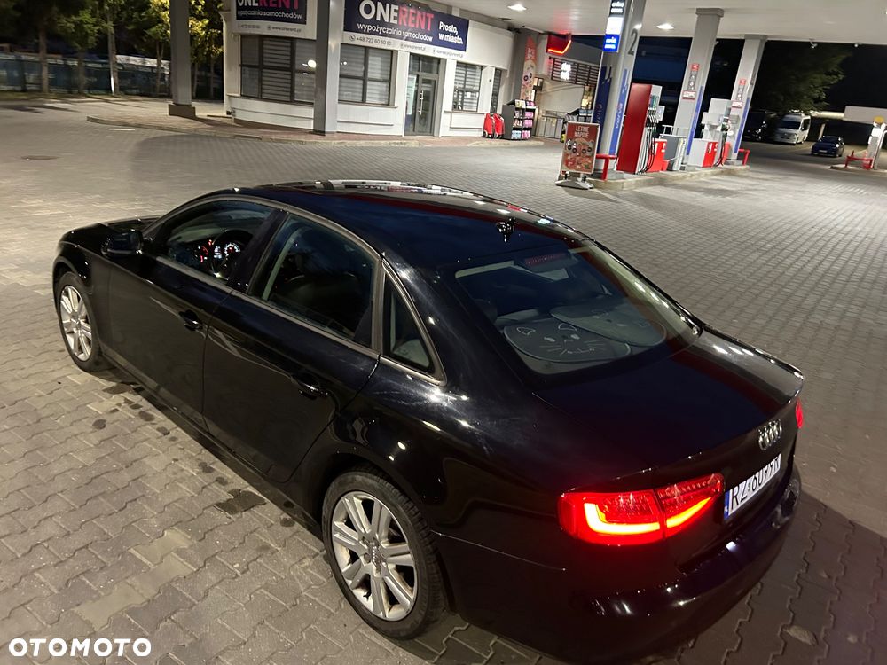 Audi A4 Limousine - 14
