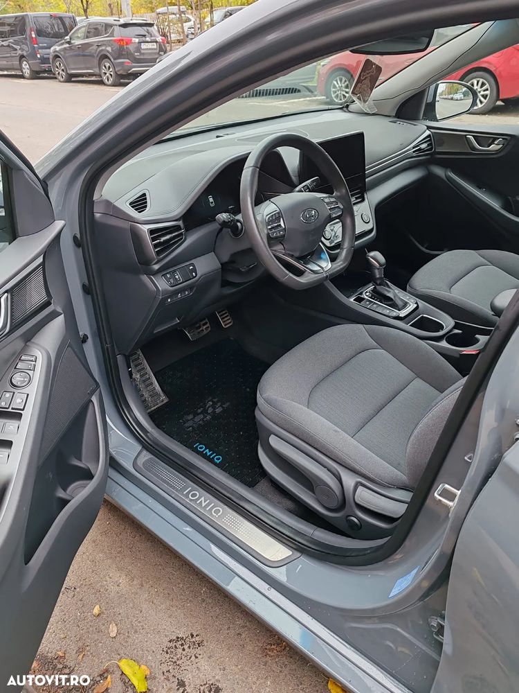 Hyundai IONIQ - 11