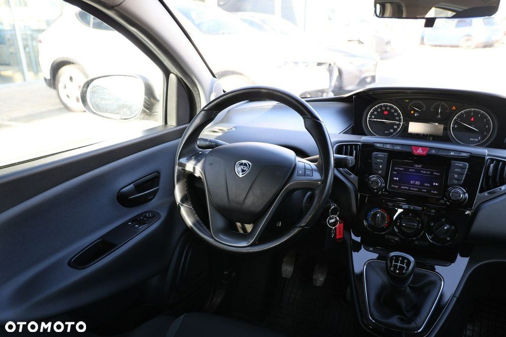 Lancia Ypsilon - 22