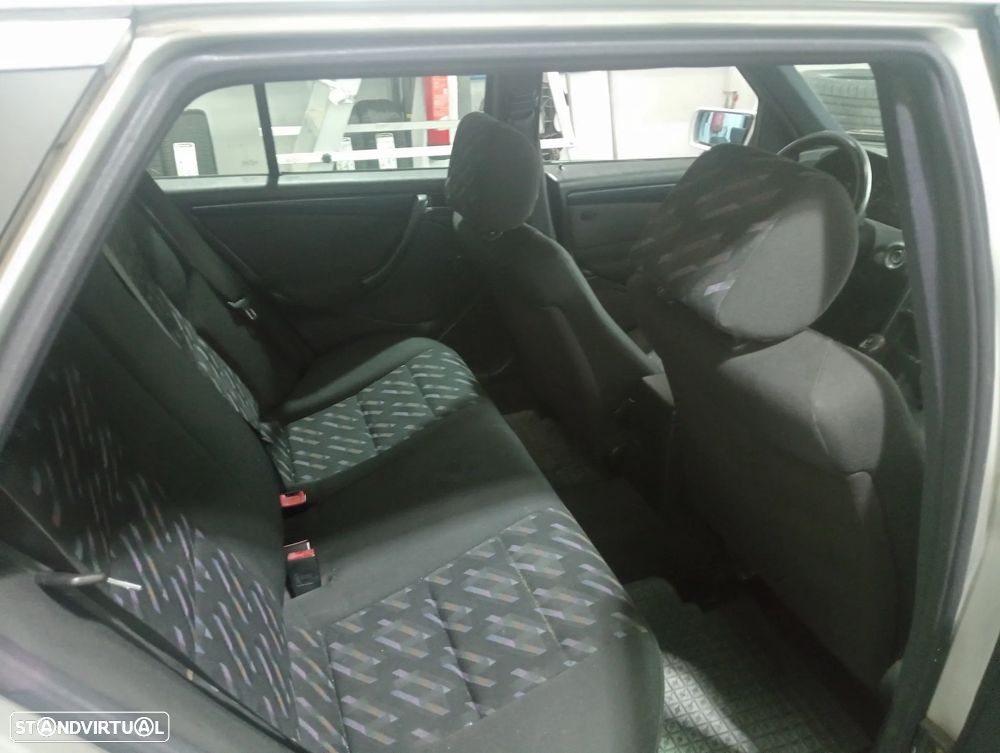 Mercedes-Benz C 220 - 13