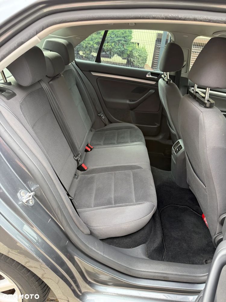 Volkswagen Jetta 1.9 TDI DSG Comfortline - 11