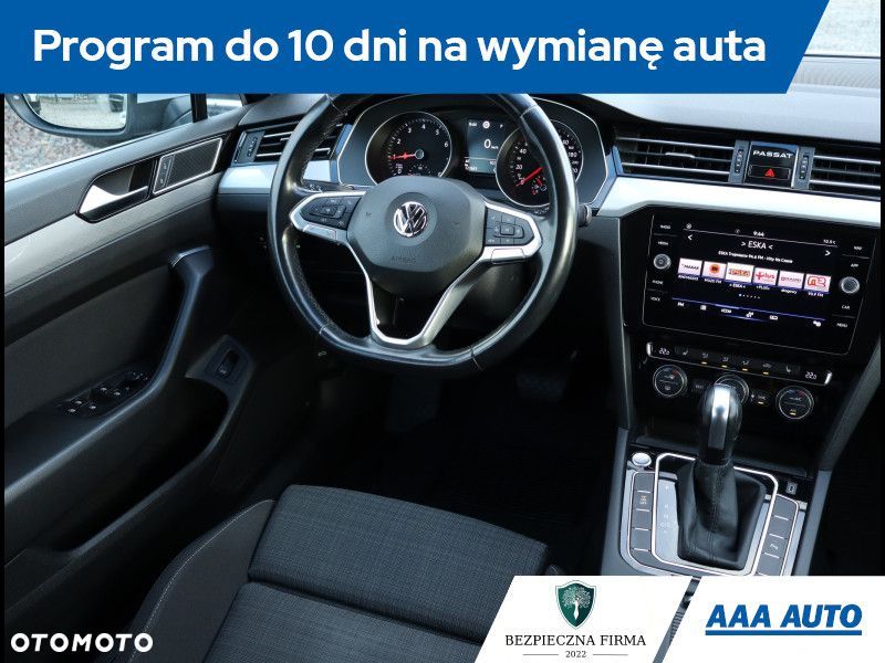 Volkswagen Passat - 8