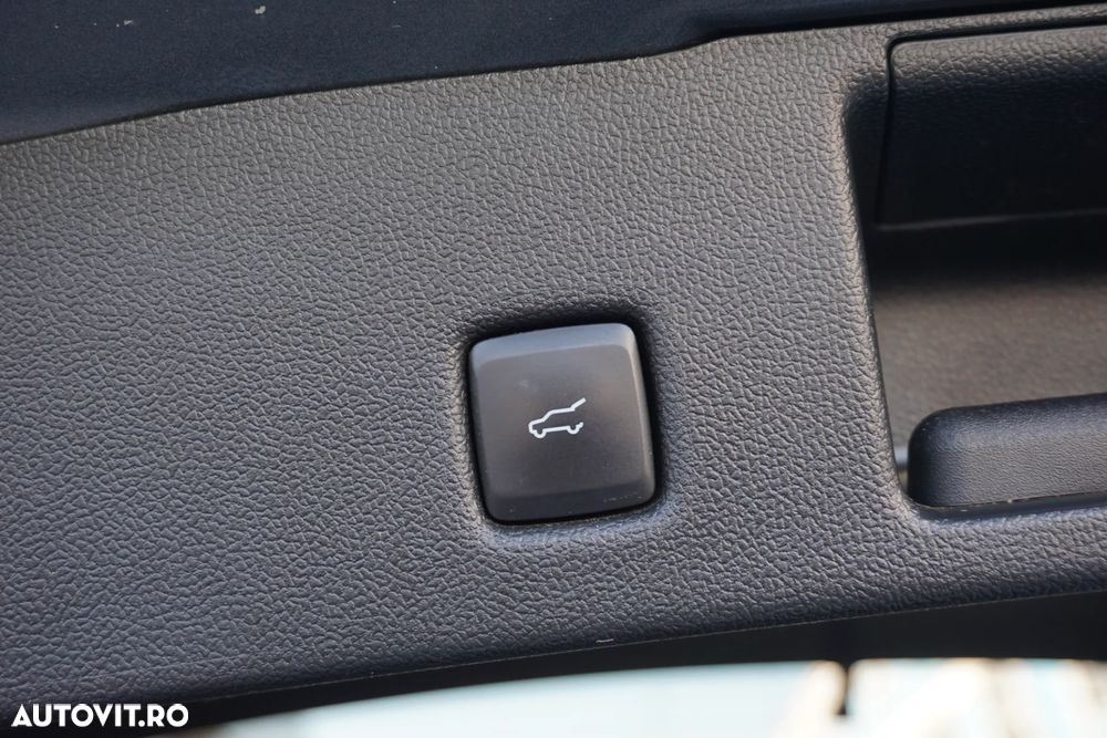 Ford Kuga 2.0 EcoBlue 4x4 Aut. ST-LINE X - 28