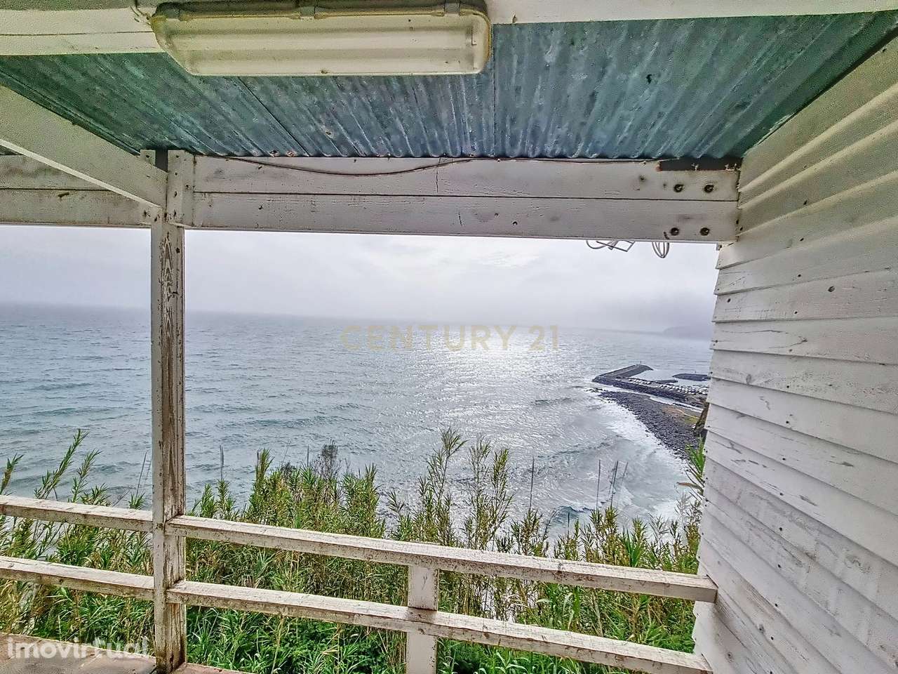 Terreno com Casa de Madeira e Vista Mar - Grande imagem: 4/20