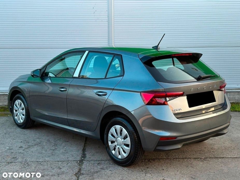 Skoda Fabia 1.0 Essence - 5