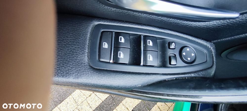 BMW Seria 3 320i Sport Line - 16