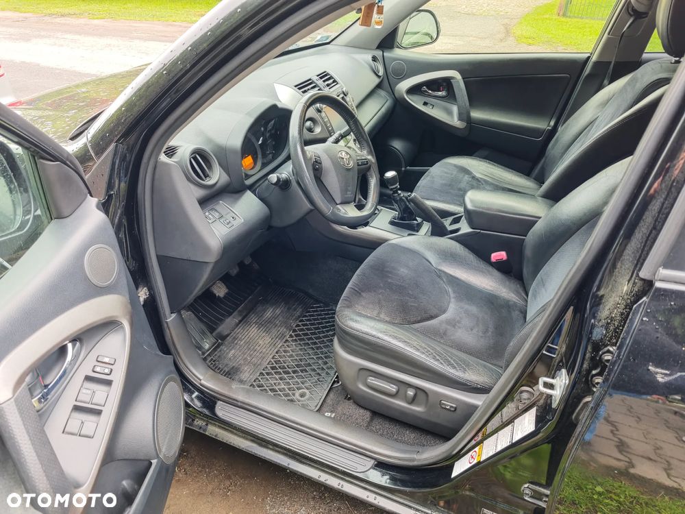 Toyota RAV4 - 7