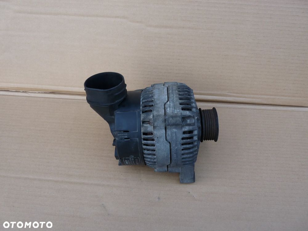 AUDI A8 D2 LIFT 3.7 4.2 ALTERNATOR 077903015E - 2