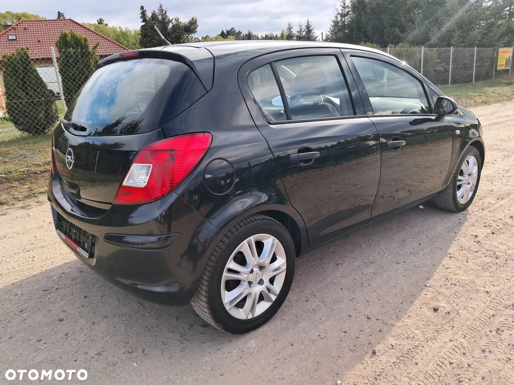 Opel Corsa 1.2 16V Cosmo - 7