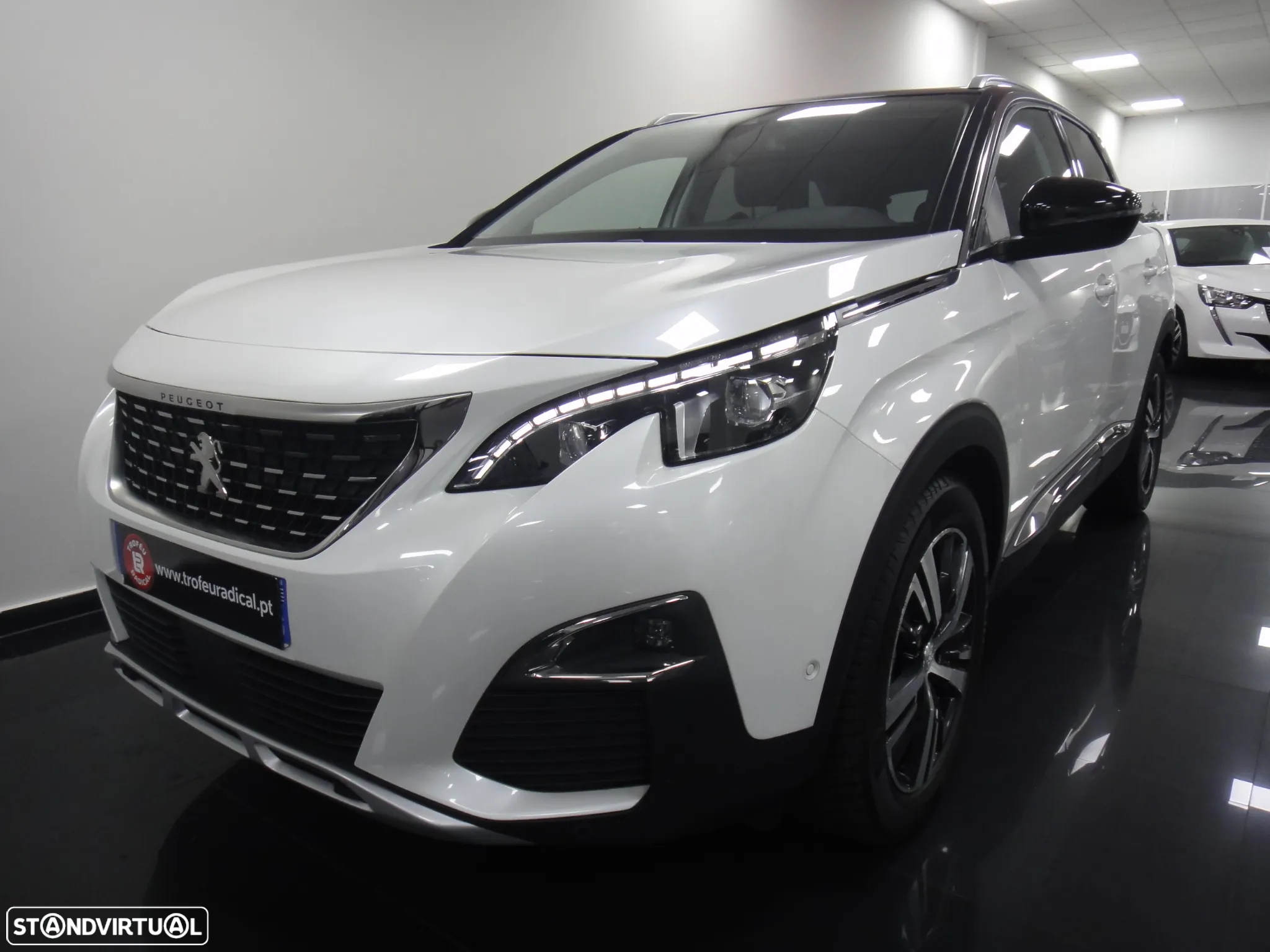 Peugeot 3008 1.2 PureTech Allure EAT8 - 4