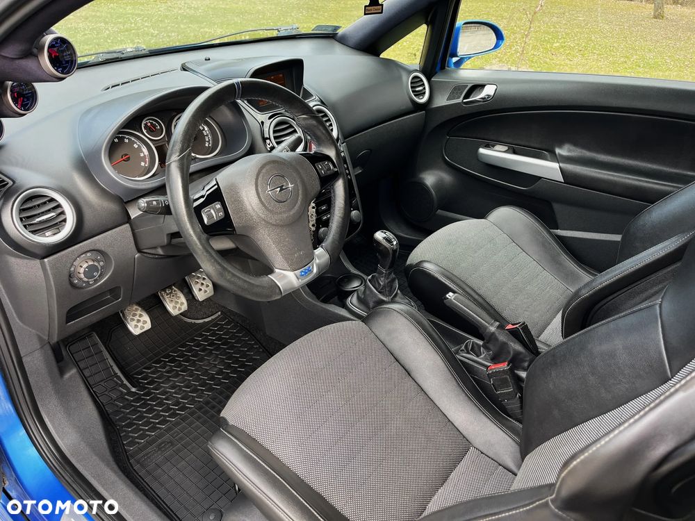 Opel Corsa 1.6 Turbo OPC - 10