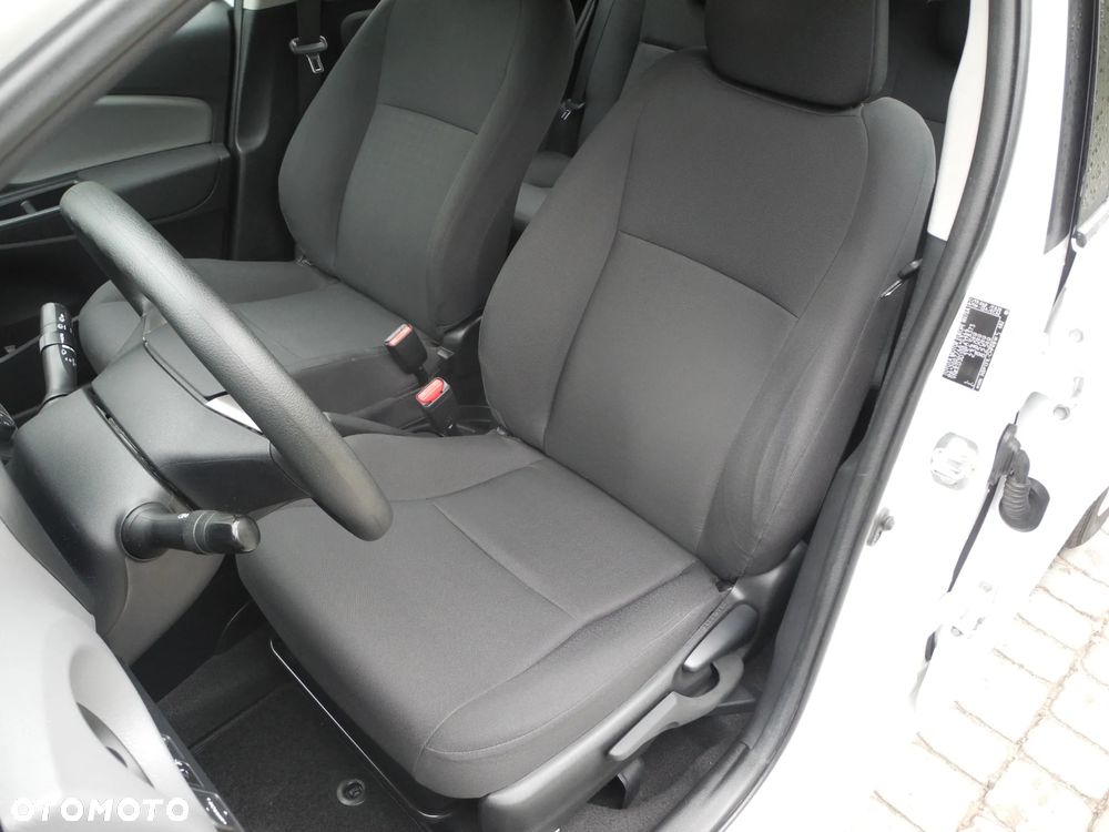 Toyota Yaris - 14