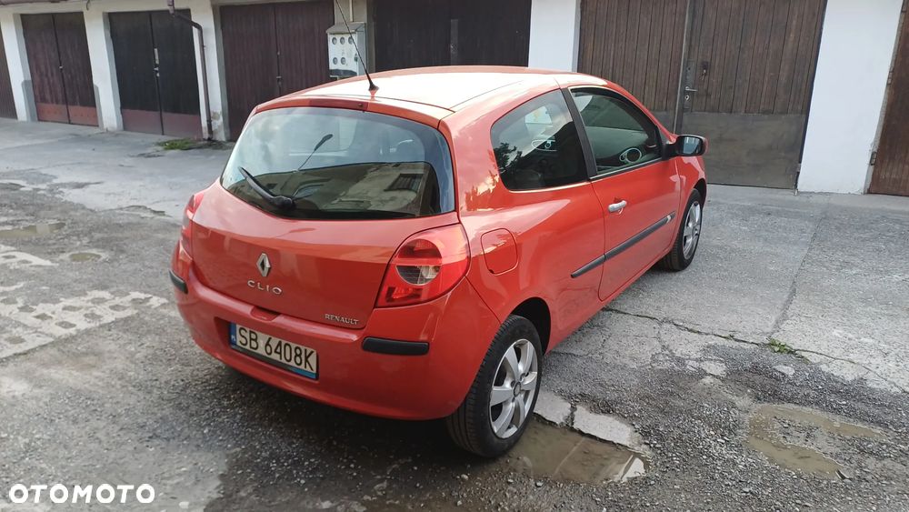 Renault Clio 1.2 16V Dynamique - 8
