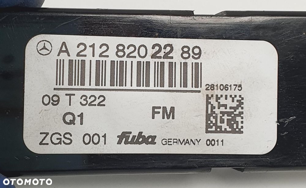 WZMACNIACZ ANTENY MERCEDES W212 A2128202289 - 4