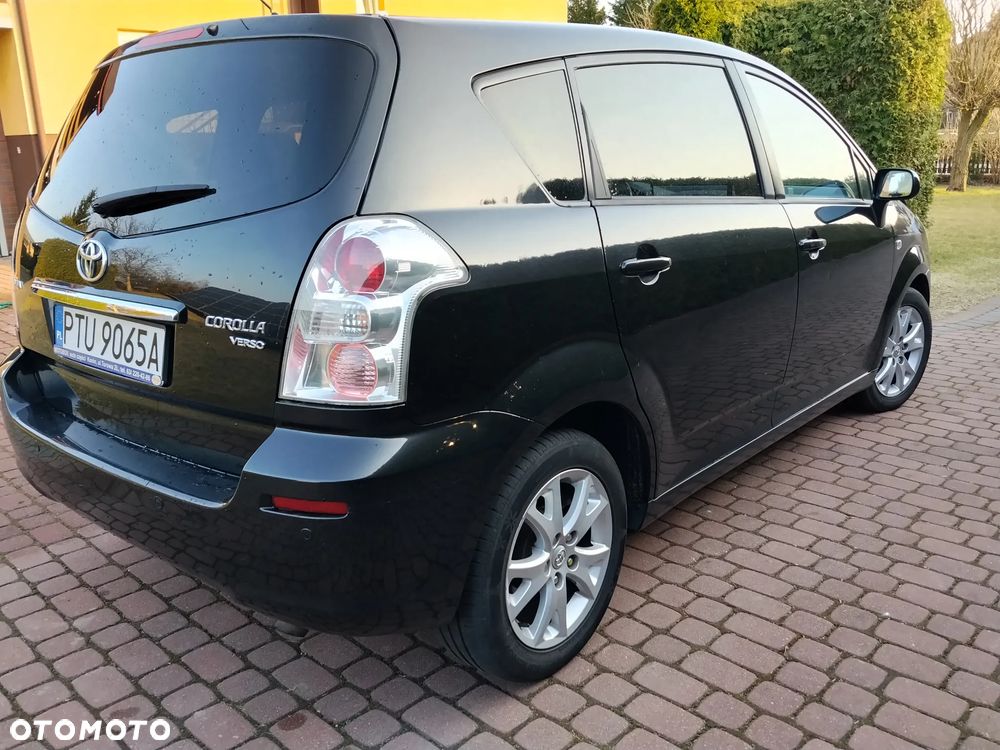Toyota Corolla Verso 2.2 D-4D Premium - 4