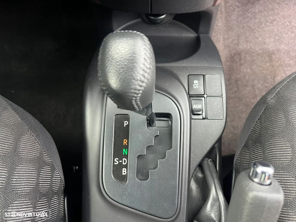 Toyota iQ 1.0 VVT-i 2 MultiDrive EP - 19