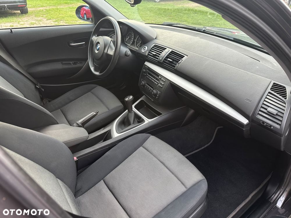 BMW Seria 1 - 24