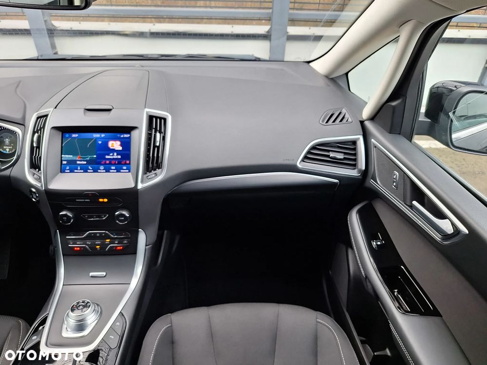 Ford S-Max 2.0 EcoBlue Titanium - 28