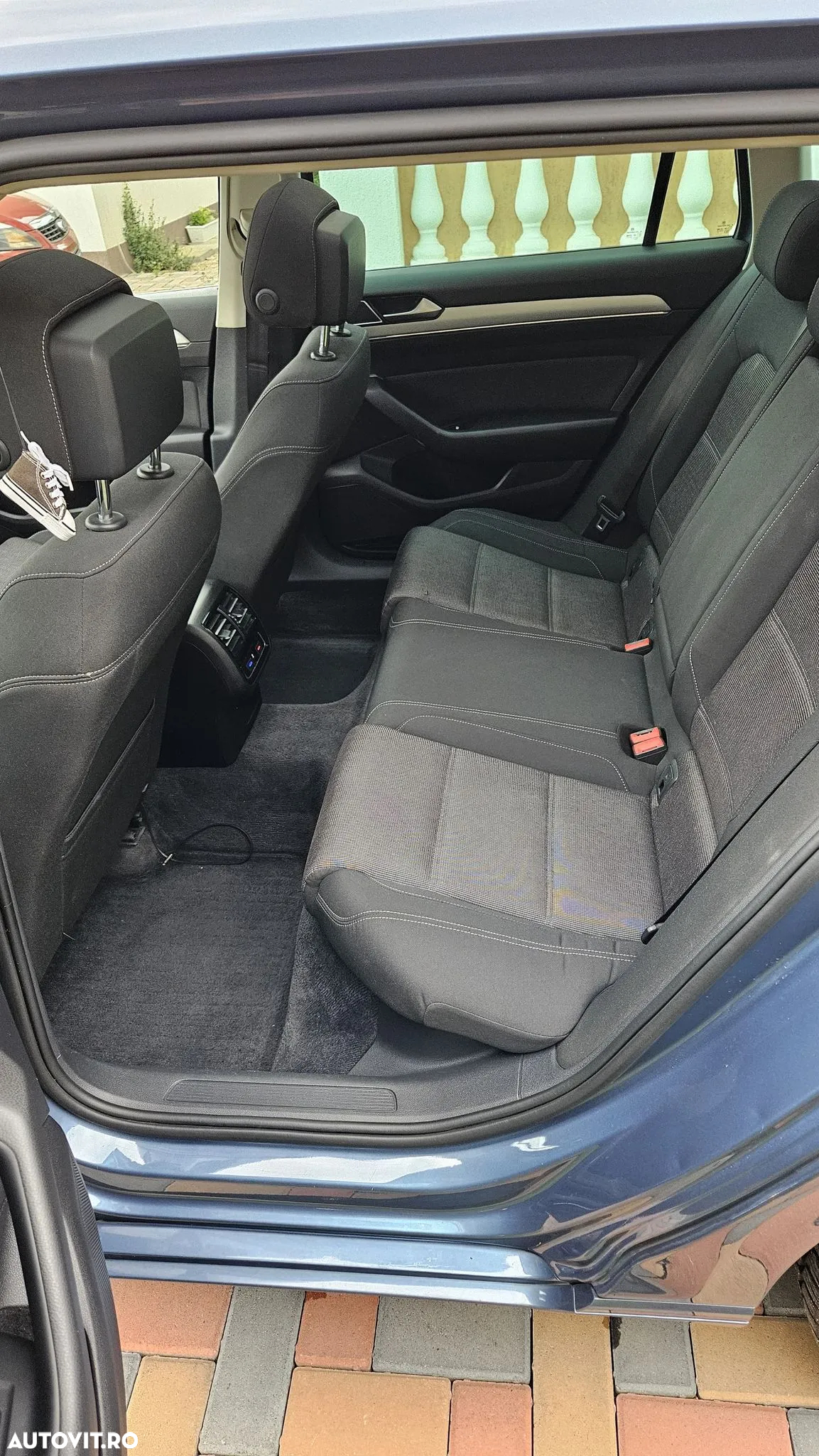 Volkswagen Passat Variant 1.6 TDI SCR DSG Conceptline - 22