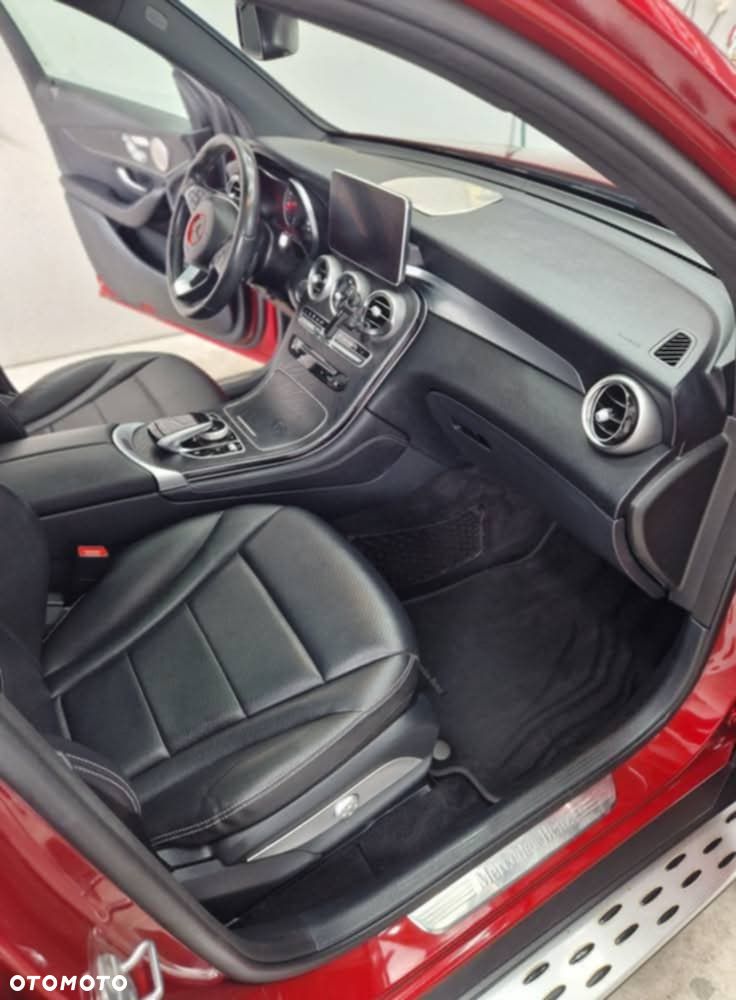 Mercedes-Benz GLC 300 4Matic 9G-TRONIC AMG Line - 10