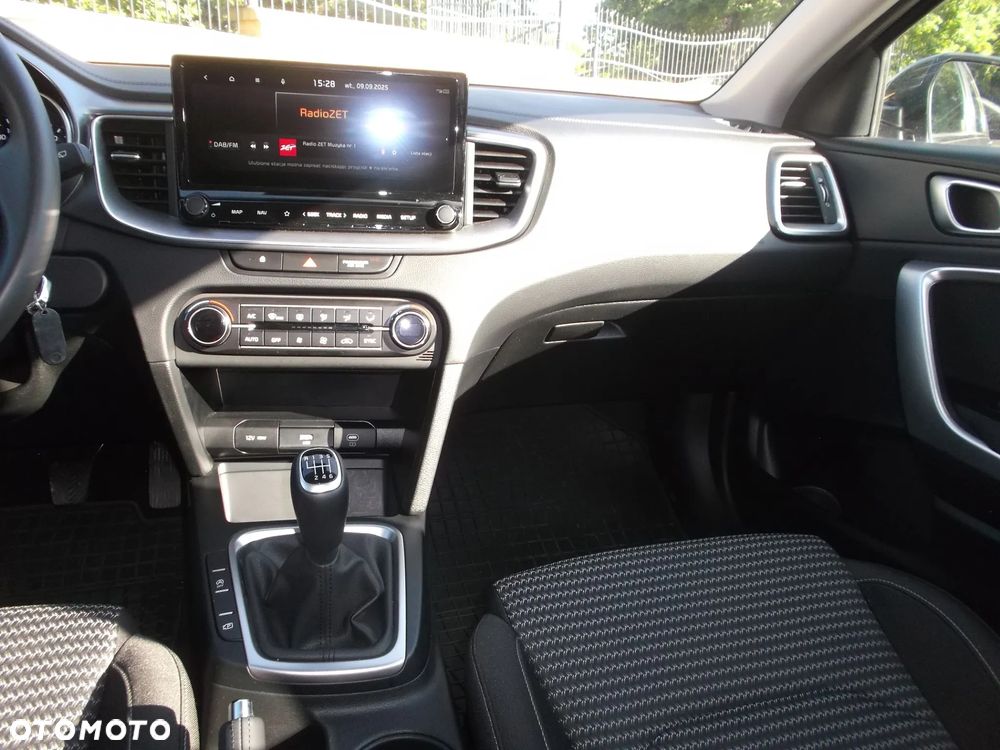 Kia Ceed 1.5 T-GDI M - 26
