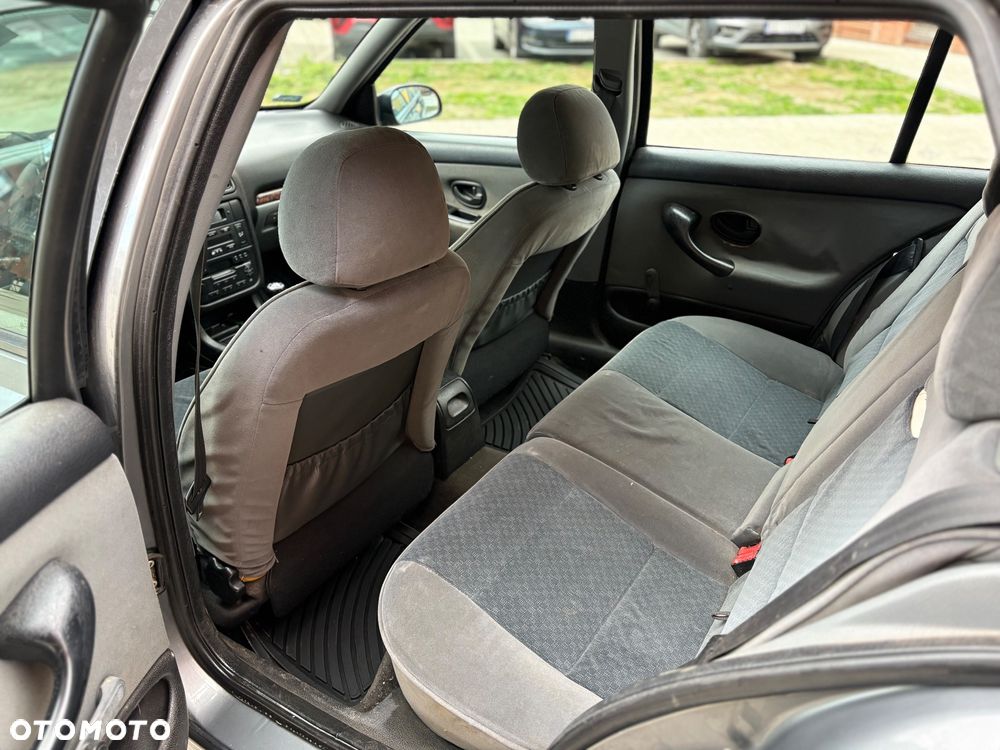 Peugeot 406 2.0 HDI STDT Familiale - 10