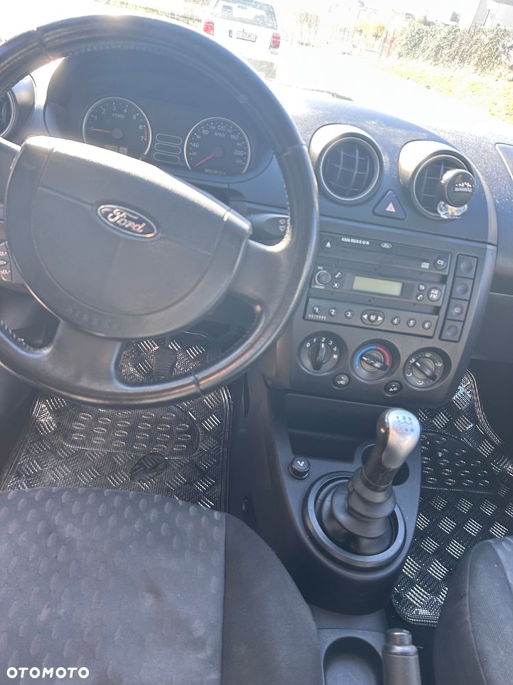 Ford Fiesta 1.4 Ghia - 6