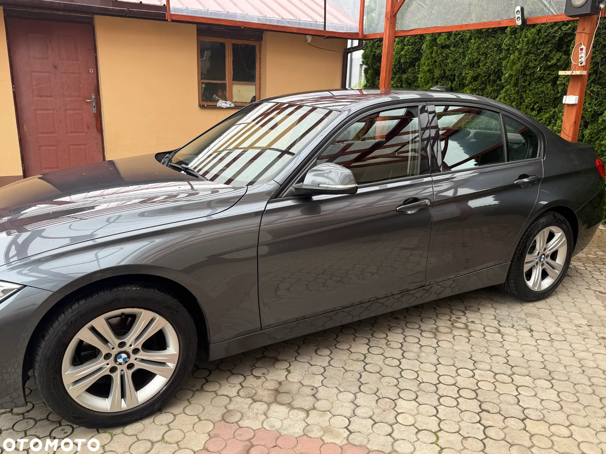 BMW Seria 3 320i Sport Line - 2