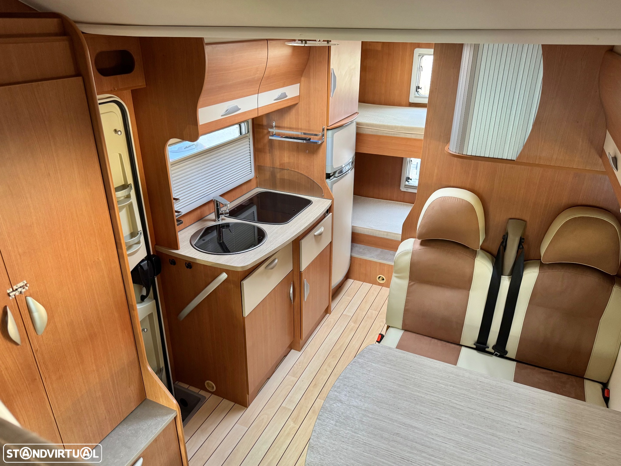 Pilote Aventura A650 6.47M, 6 lugares - 36