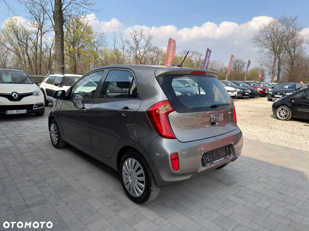 Kia Picanto 1.0 Fifa World Cup Edition - 16
