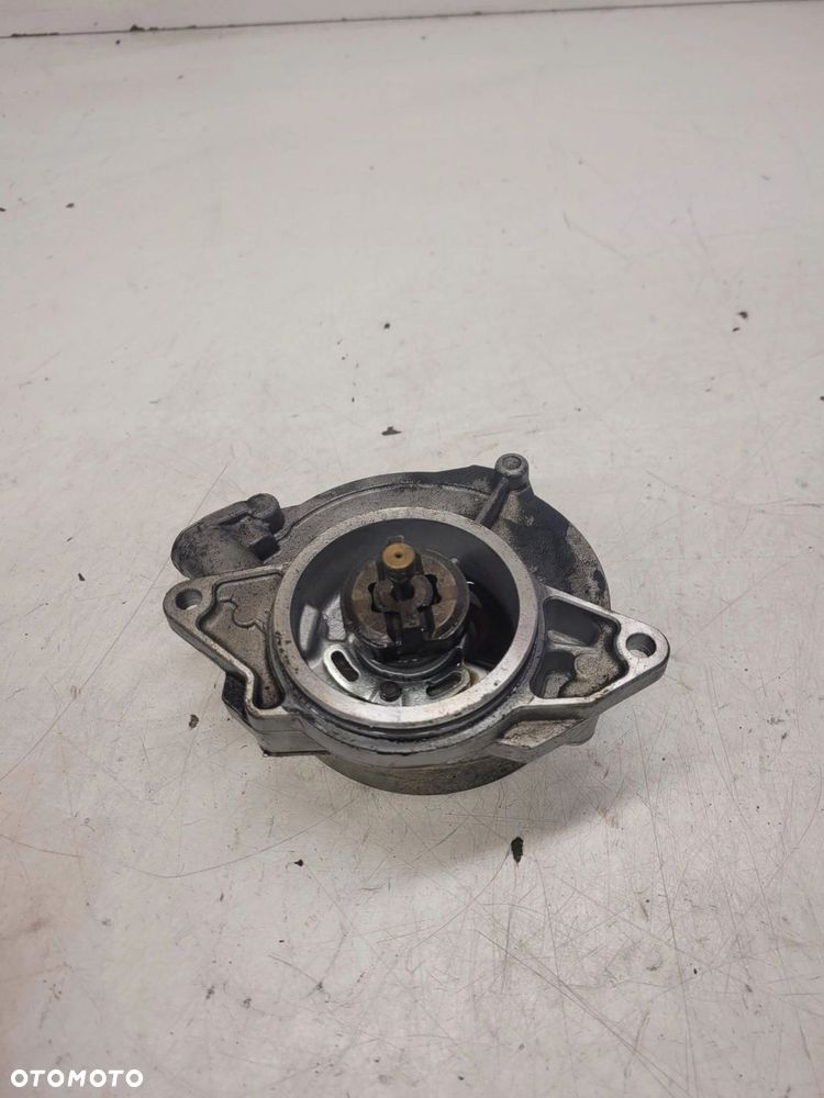 POMPA VACUM AUDI A6 C6 3.0 TDI BMK ASB 057145100AE - 3