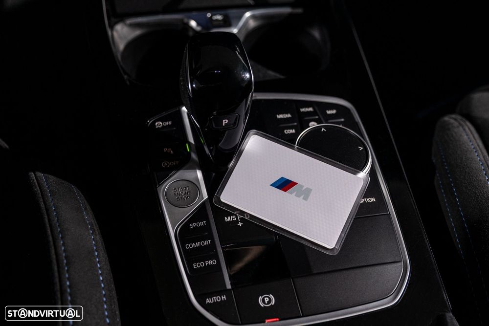 BMW 118 i Pack Desportivo M Auto - 27