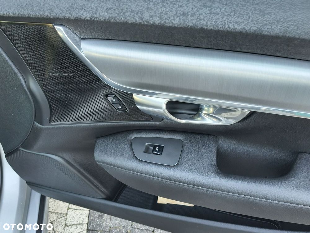 Volvo V90 D3 Momentum - 24