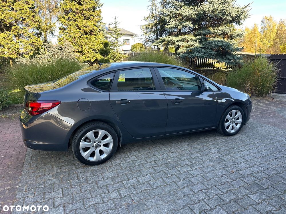 Opel Astra 1.4 Selection - 12