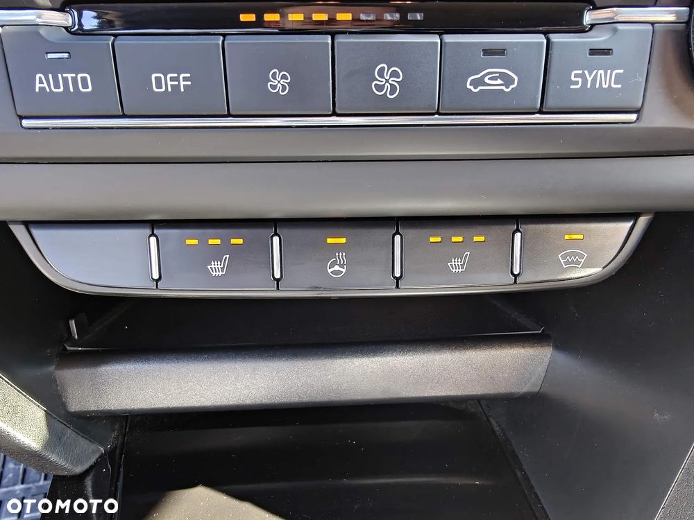 Kia XCeed 1.4 T-GDI L Business Line DCT - 19