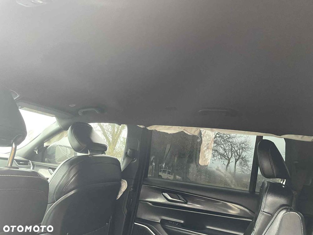 Jeep Grand Cherokee - 14