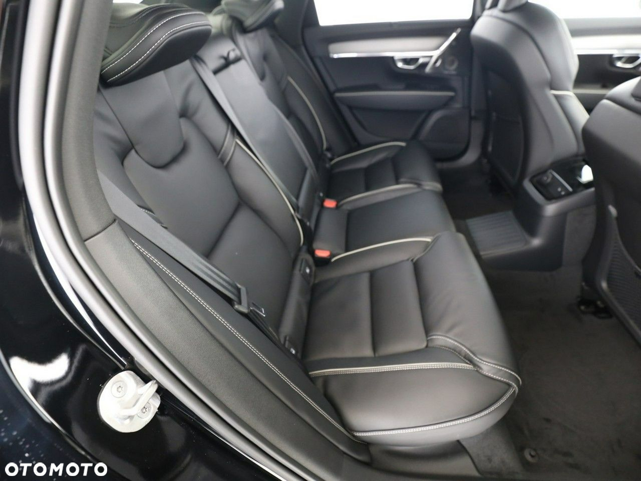 Volvo S90 - 4