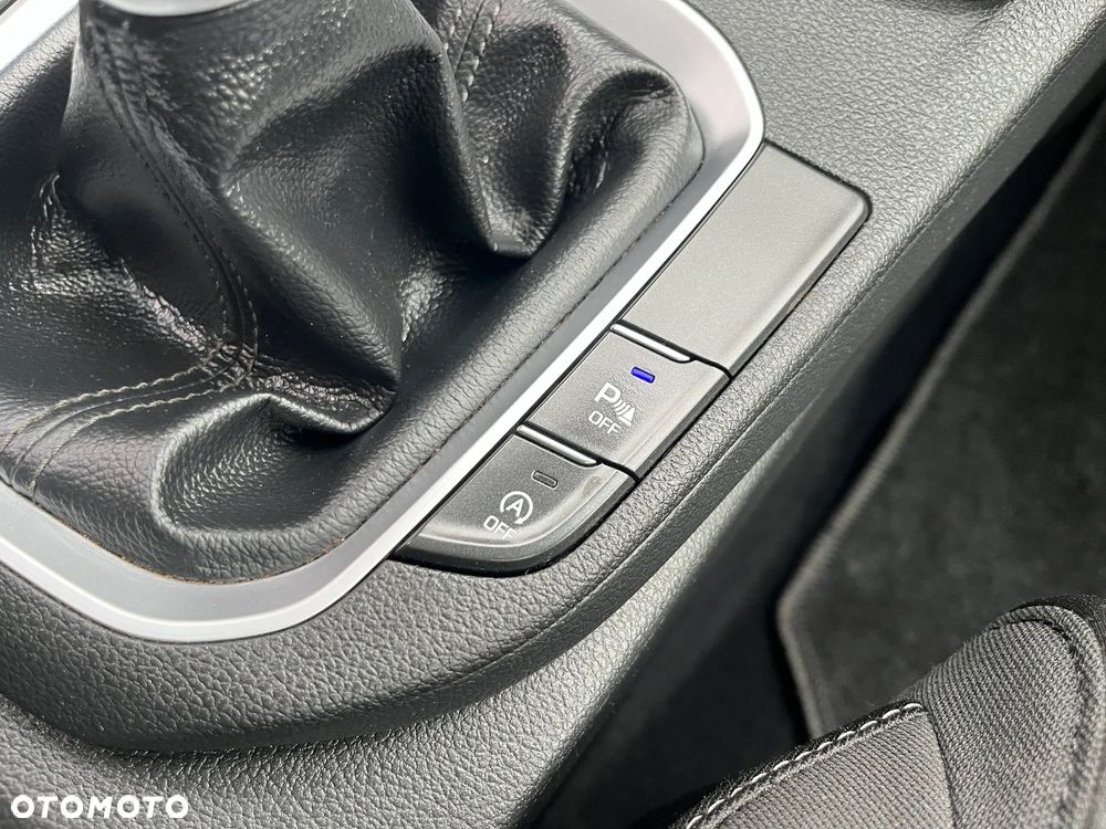 Hyundai i30 blue Kombi 1.6 CRDi Passion - 32