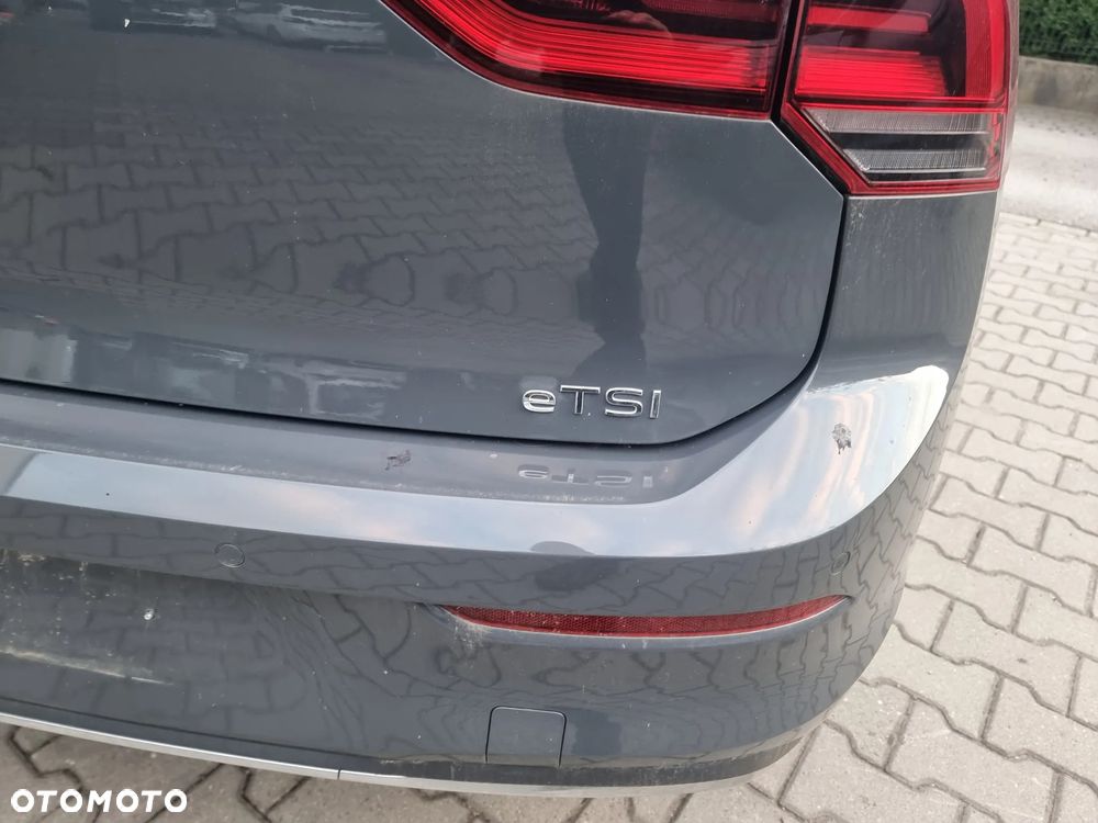 Volkswagen Golf - 6
