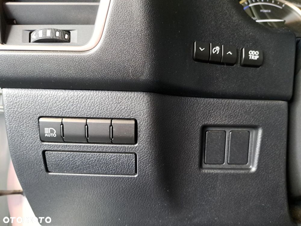 Lexus NX 300h Business Edition AWD - 35