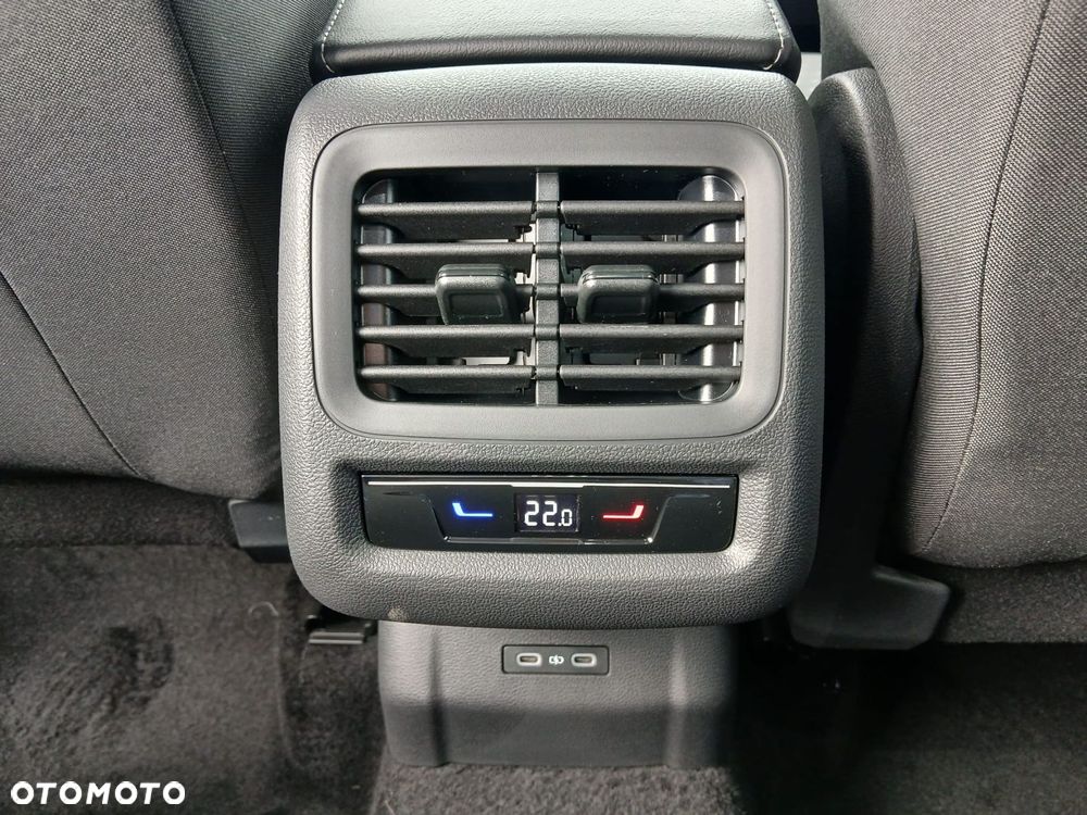 Volkswagen T-Roc 1.5 eTSI Life DSG - 10