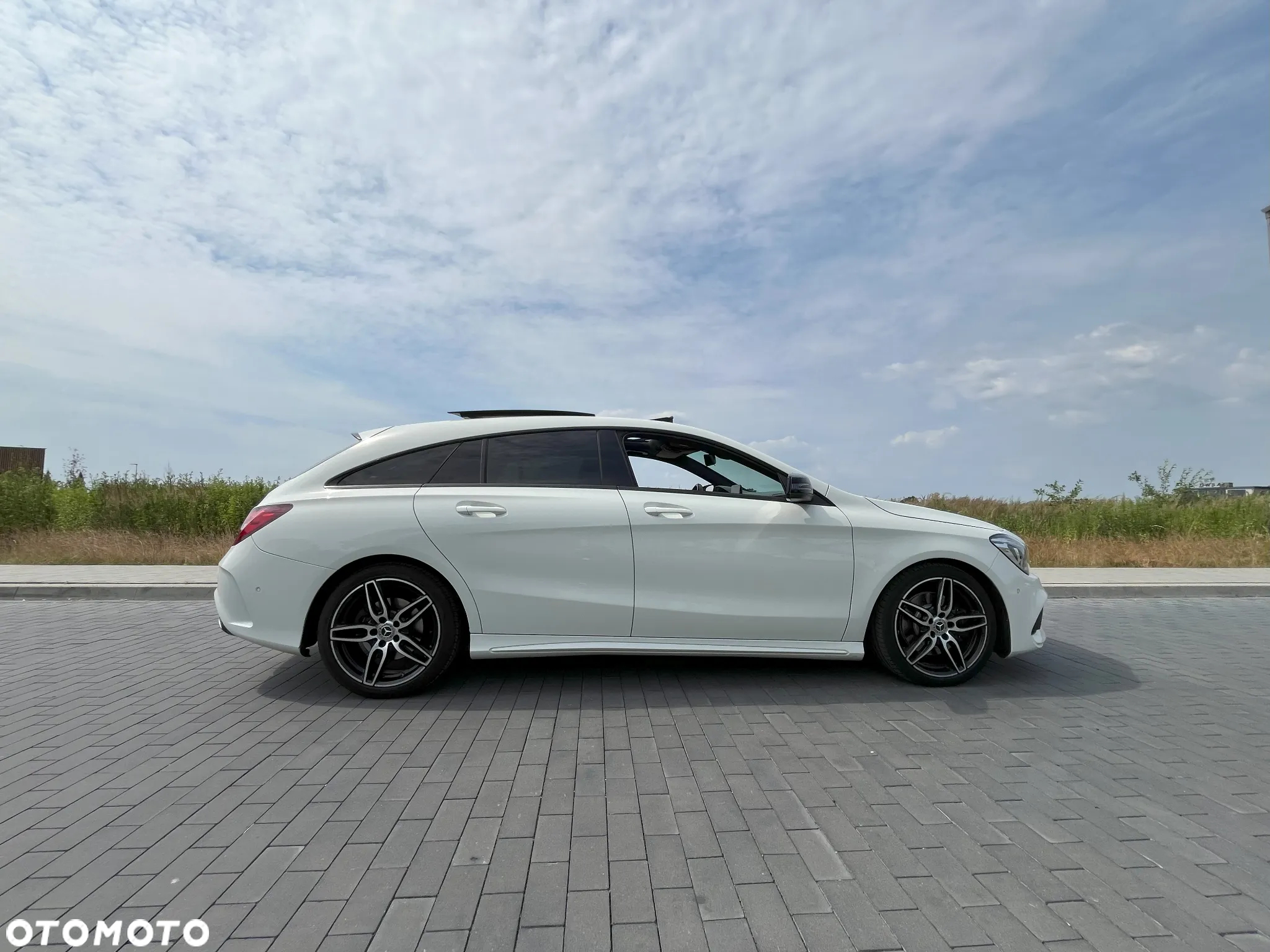 Mercedes-Benz CLA 220 4-Matic AMG Line - 25