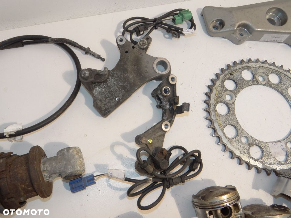 Honda CBF 600 SC38 wał korbowy panewki wałek rozrządu korbowody szklanki tłoki płytki zaworowe - 5