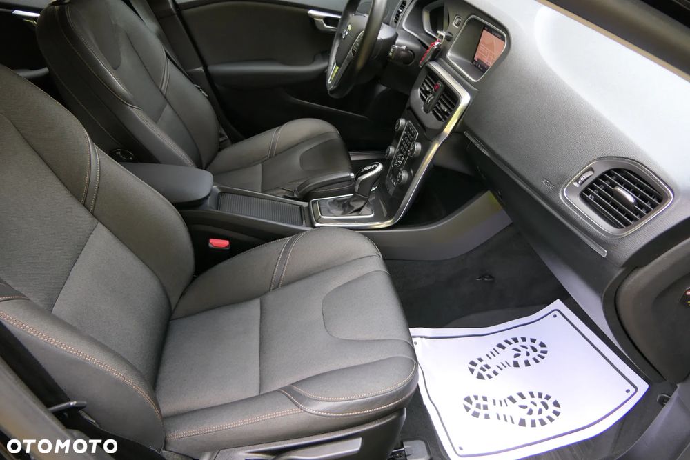 Volvo V40 Cross Country D3 Geartronic Momentum - 17