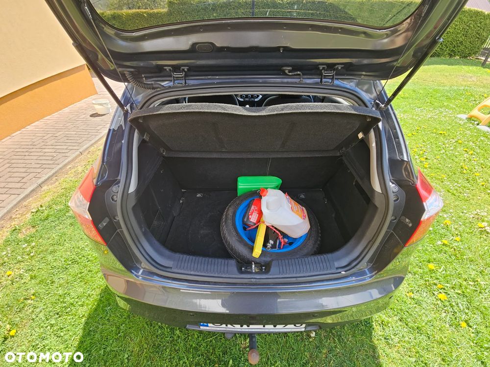 Kia Rio 1.4 M - 11