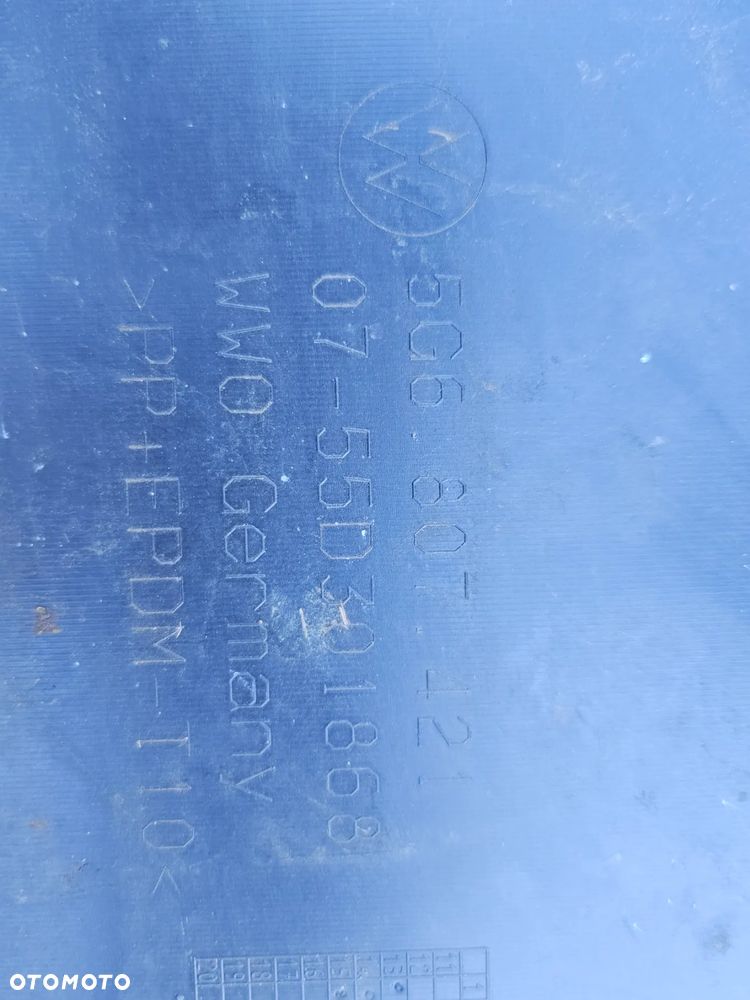 VW GOLF VII HB TYŁ 5G6807421 - 10