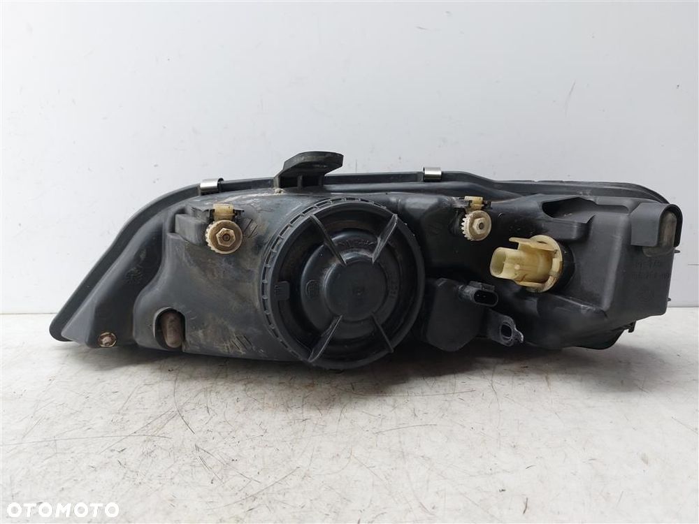 Reflektor lampa przód PRAWA Mitsubishi Space Star HELLA 1998-2005R - 3