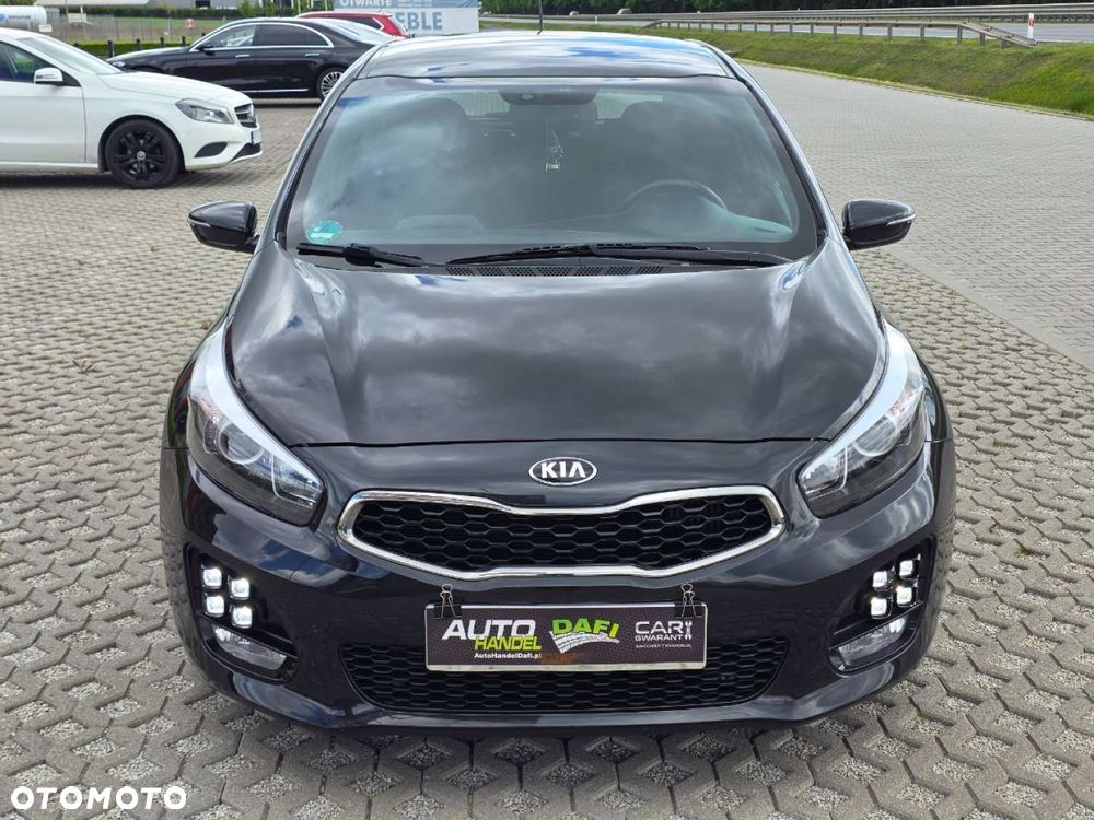 Kia Ceed - 36